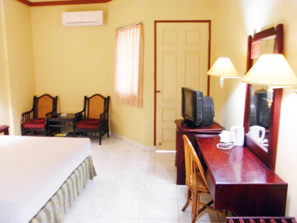Yulia Hotel Managed By Hig Горонтало Номер фото