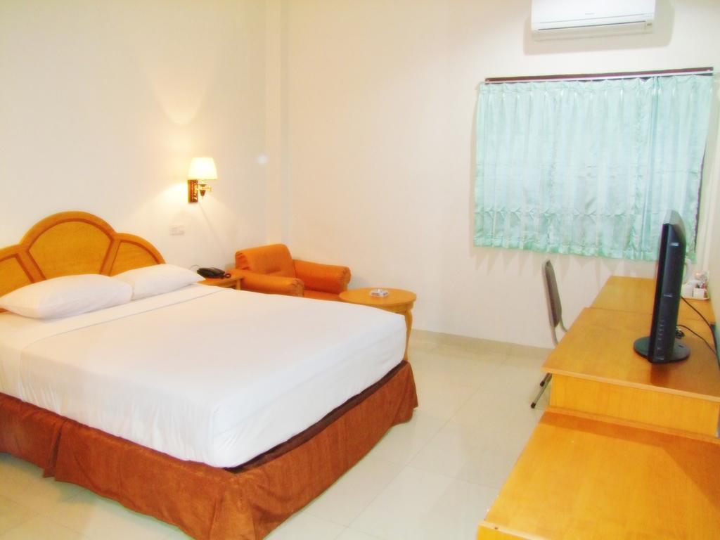 Yulia Hotel Managed By Hig Горонтало Номер фото